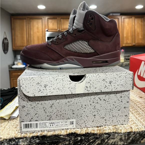 Jordan Other - Jordan 5 burgundy